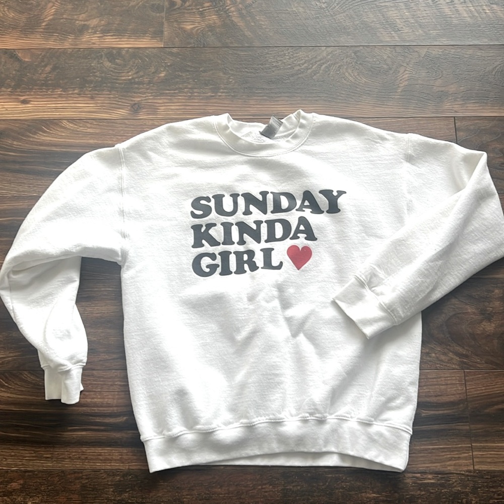 Sunday sweatshirt bought at Evereve. Size medium made by Gildan.